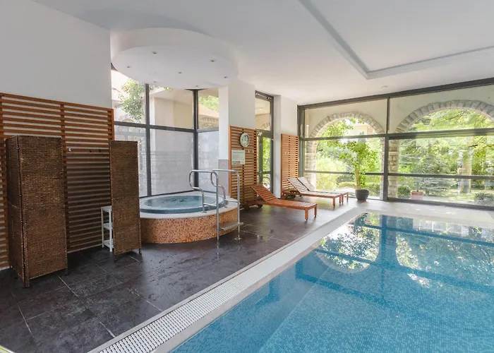 Golden Bridge And Wellness * 巴拉顿菲赖德